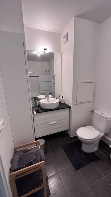 Appartement A Fleury-Merogis Proche De Paris Exterior photo